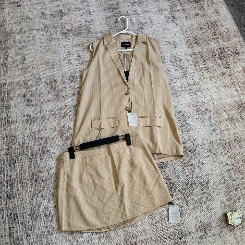 NWT Revolve ALL THE WAYS pinstripe blazer 2 Piece Set With Mini Skirt Sz Large - Picture 2 of 15